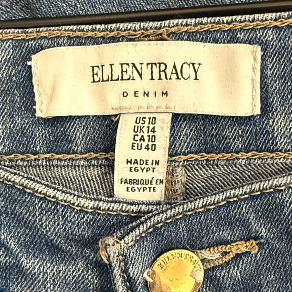 Ellen Tracy Light Blue Denim Jeans with Gold Button Size 10 - Picture 4 of 6